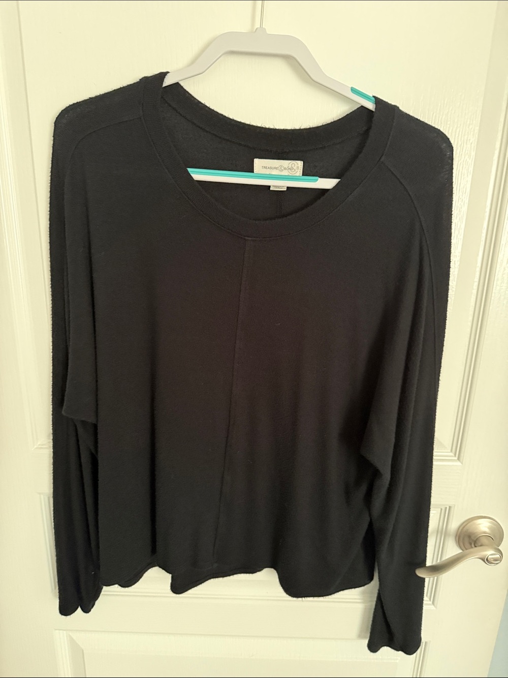 Treasure & Bond Black Long-Sleeve Crewneck Top